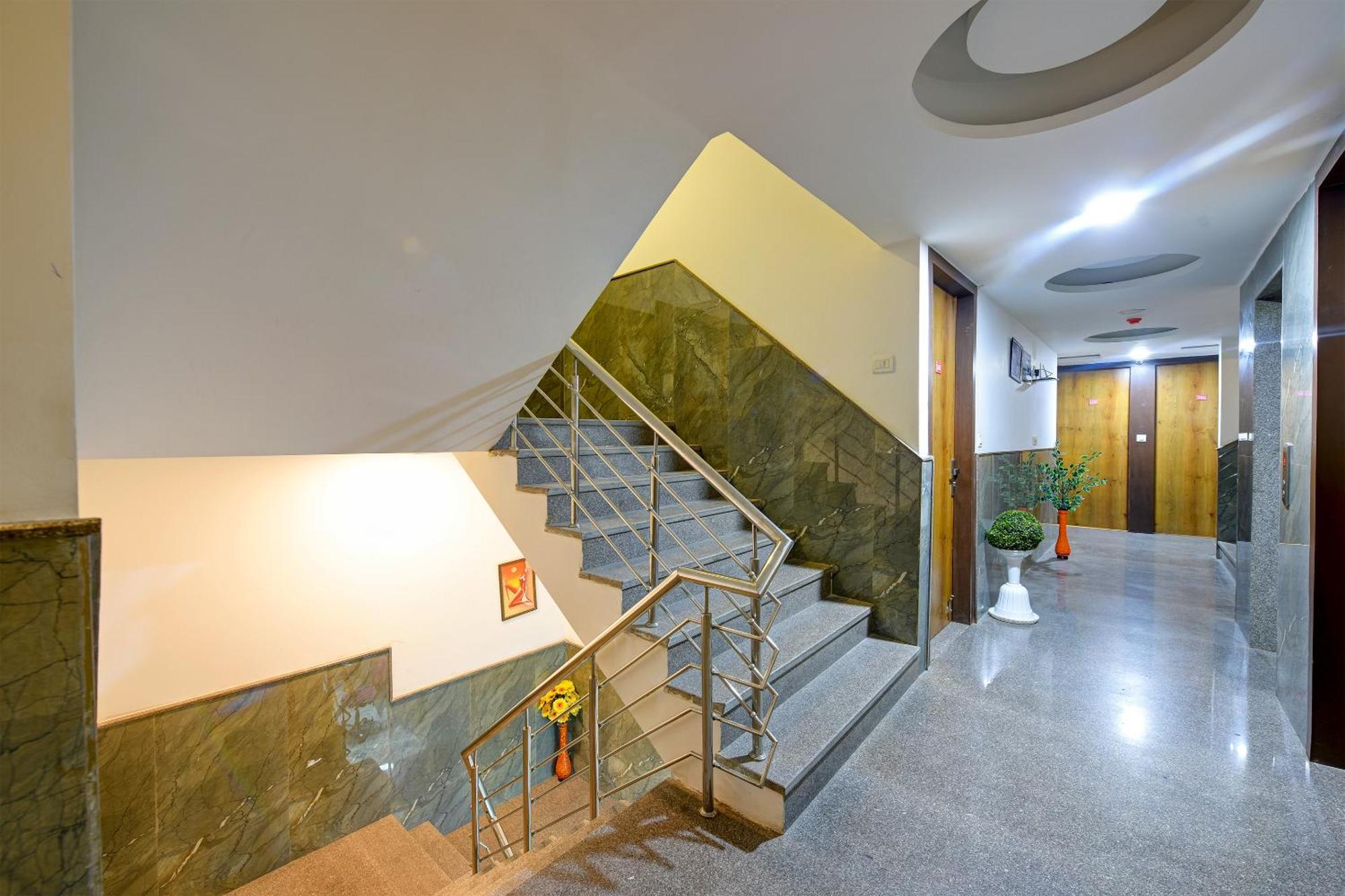 Hotel Grand Qubic Near Delhi Airport New Delhi Eksteriør bilde